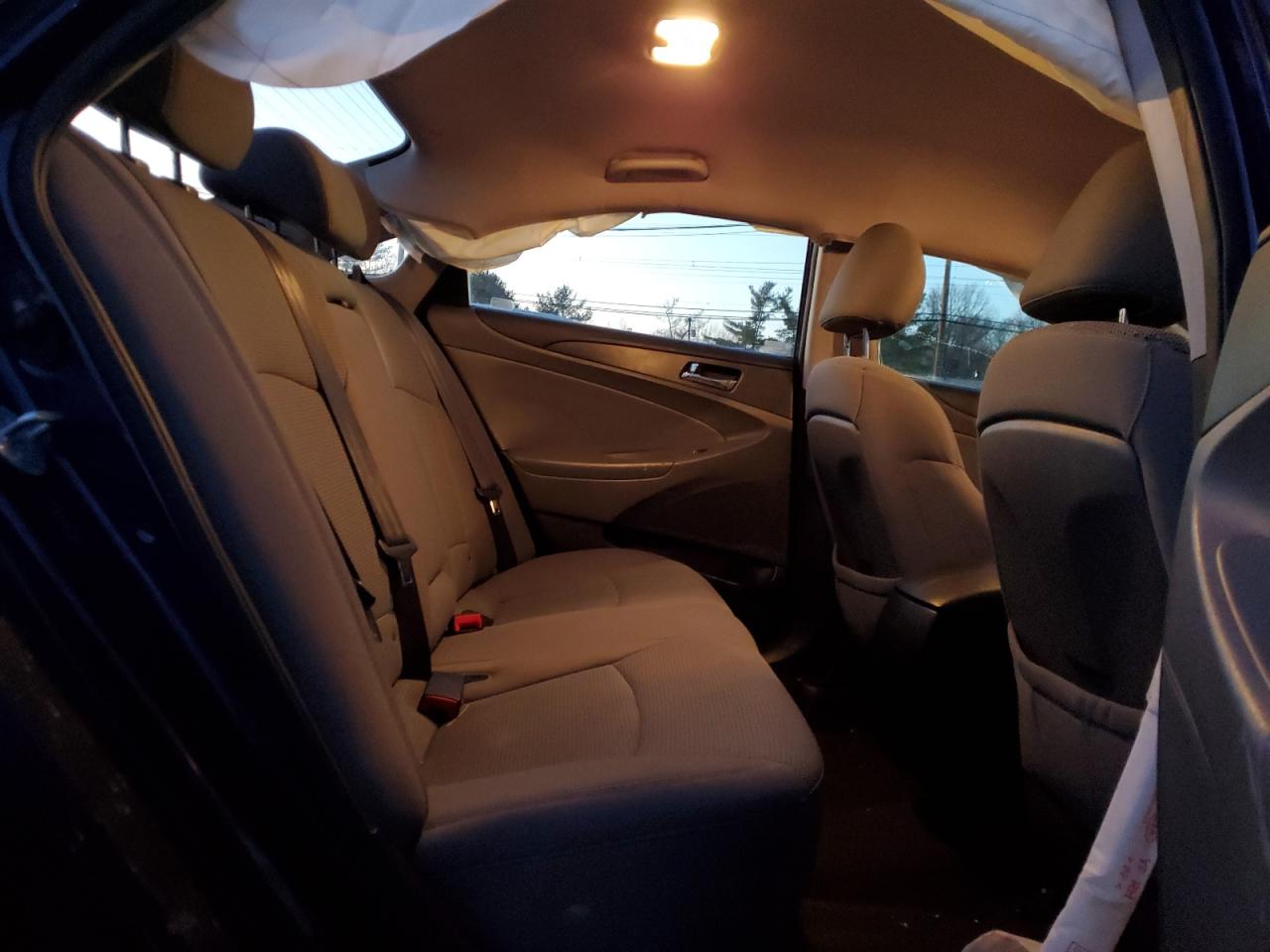 2013 Hyundai Sonata - Image 11