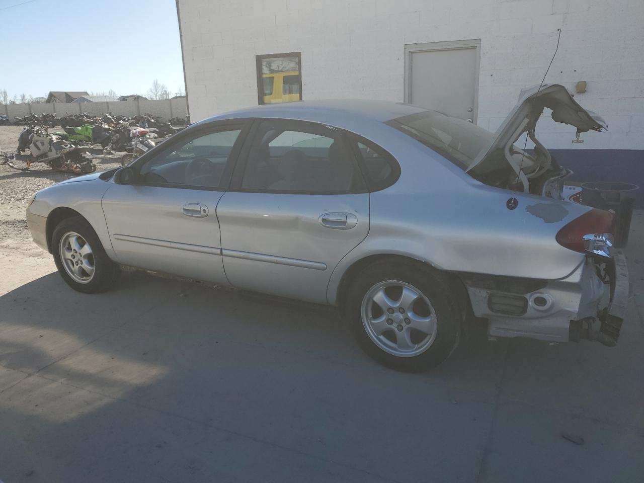2006 Ford Taurus - Image 2