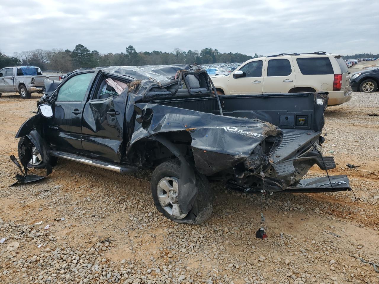 2014 Toyota Tacoma - Image 2