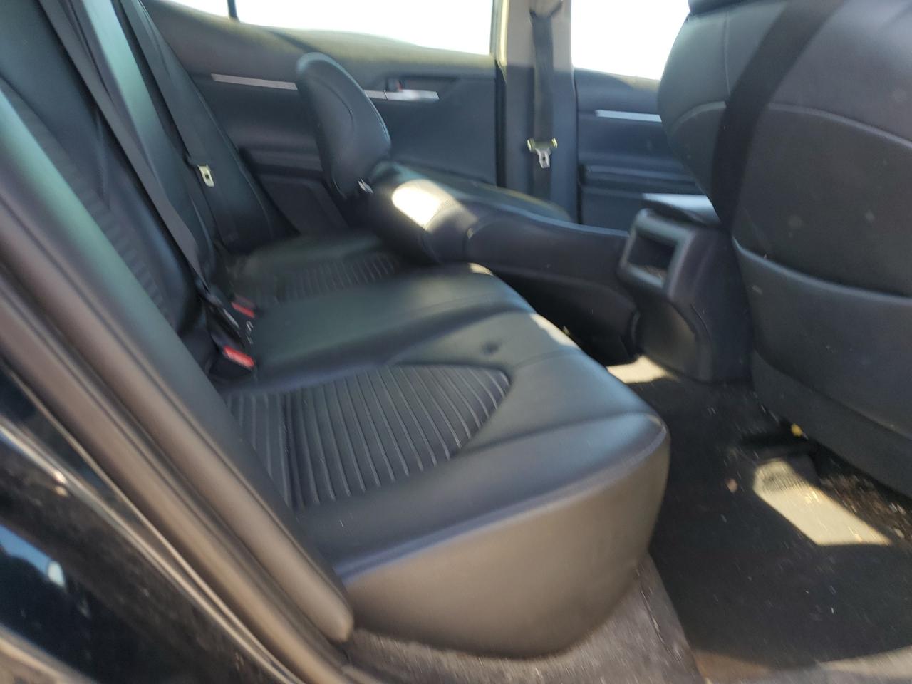 2018 Toyota Camry - Image 10