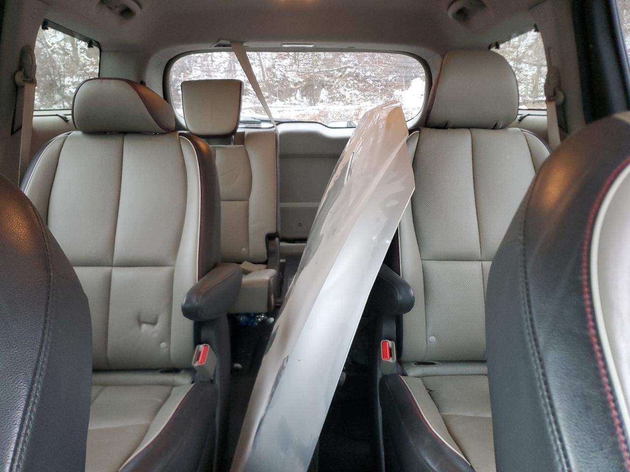 2018 Kia Sedona - Image 10