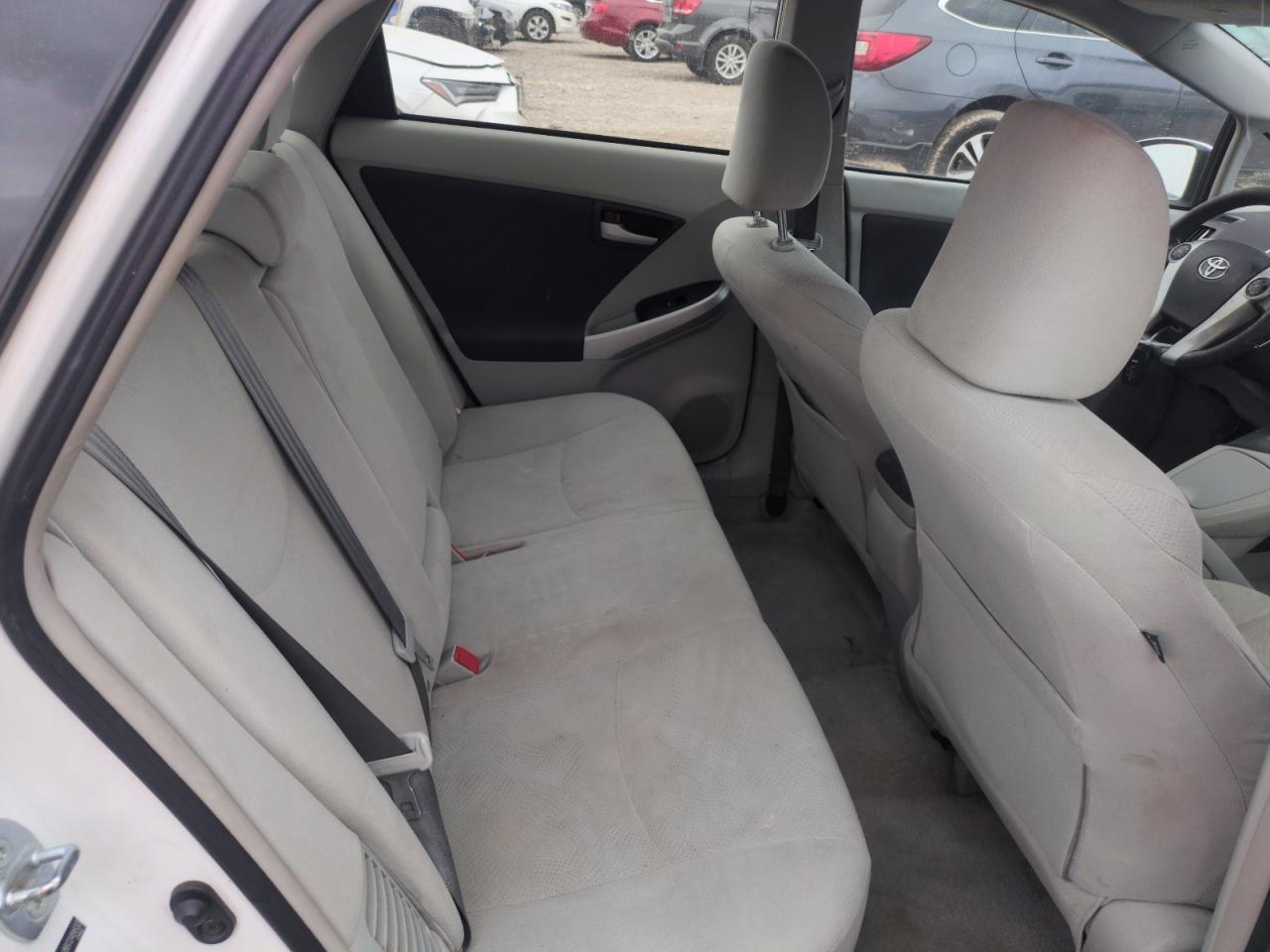 2011 Toyota Prius - Image 10