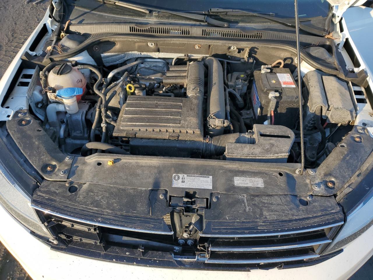 2017 Volkswagen Jetta - Image 11