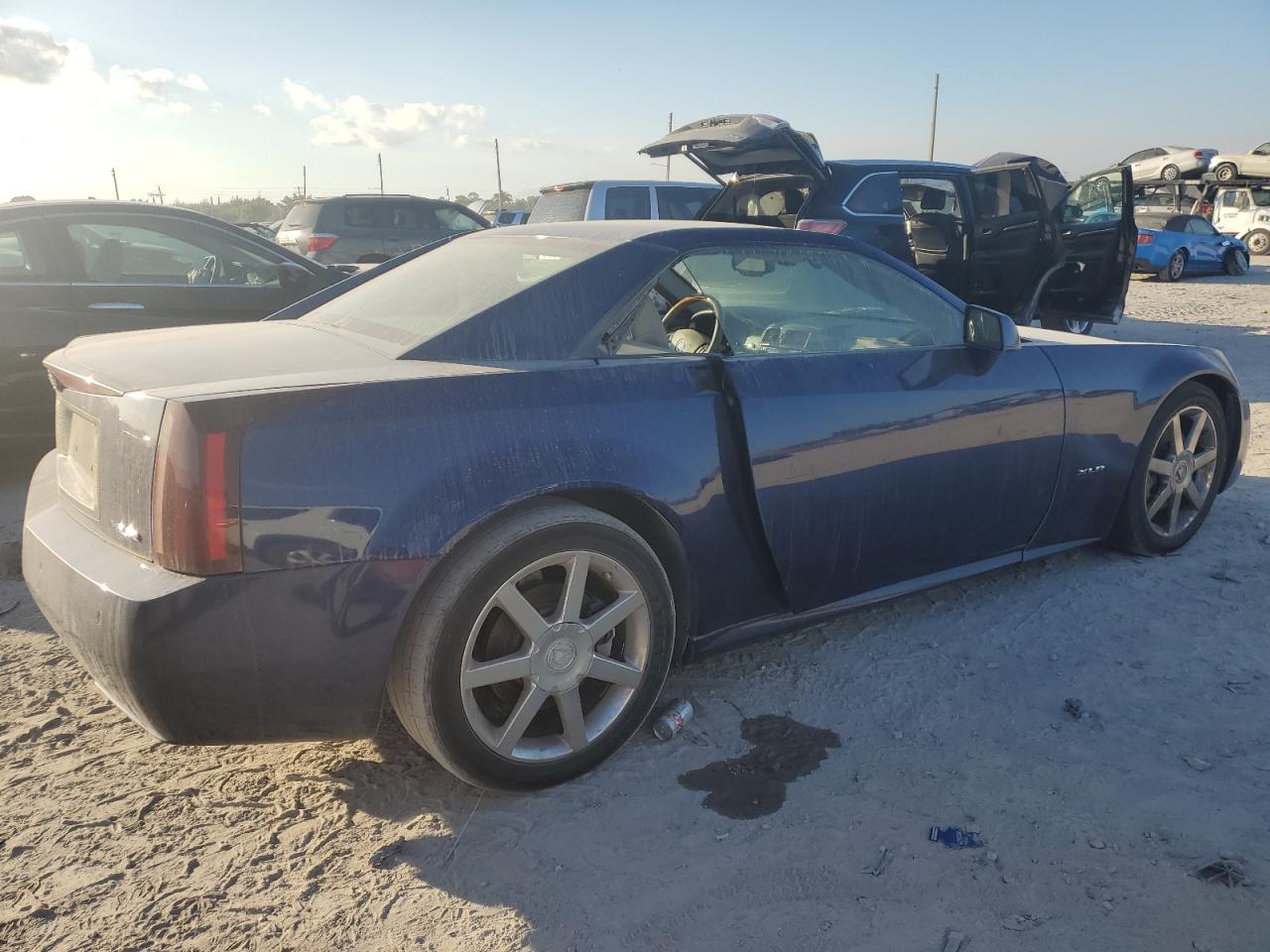 2004 Cadillac XLR - Image 3