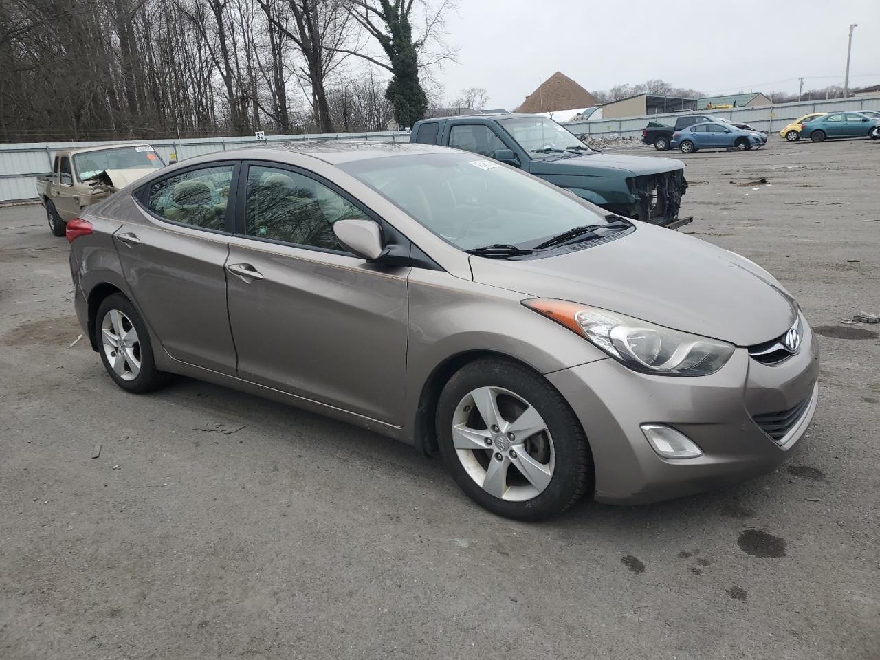 2013 Hyundai Elantra - Image 4