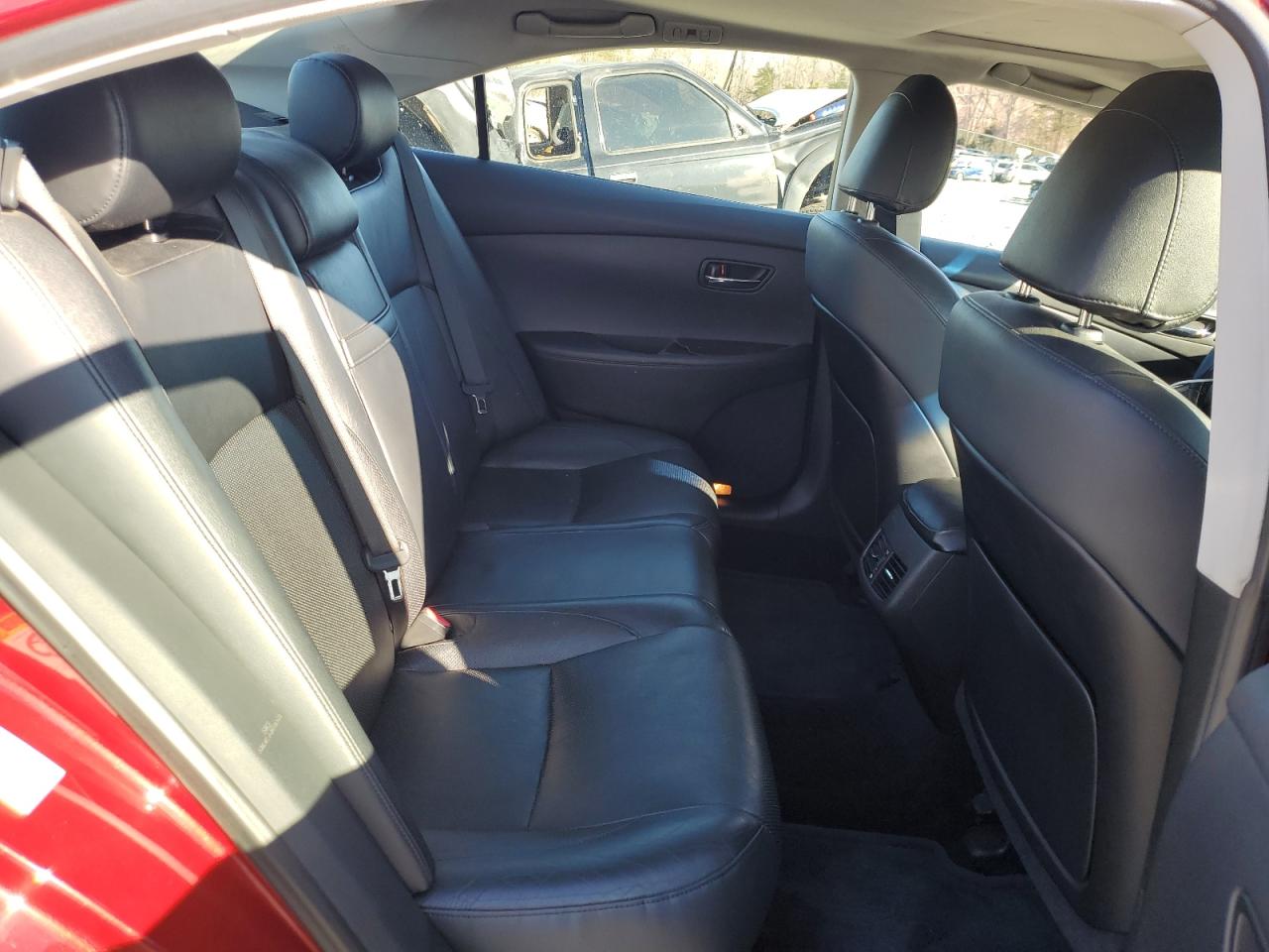 2010 Lexus ES - Image 10