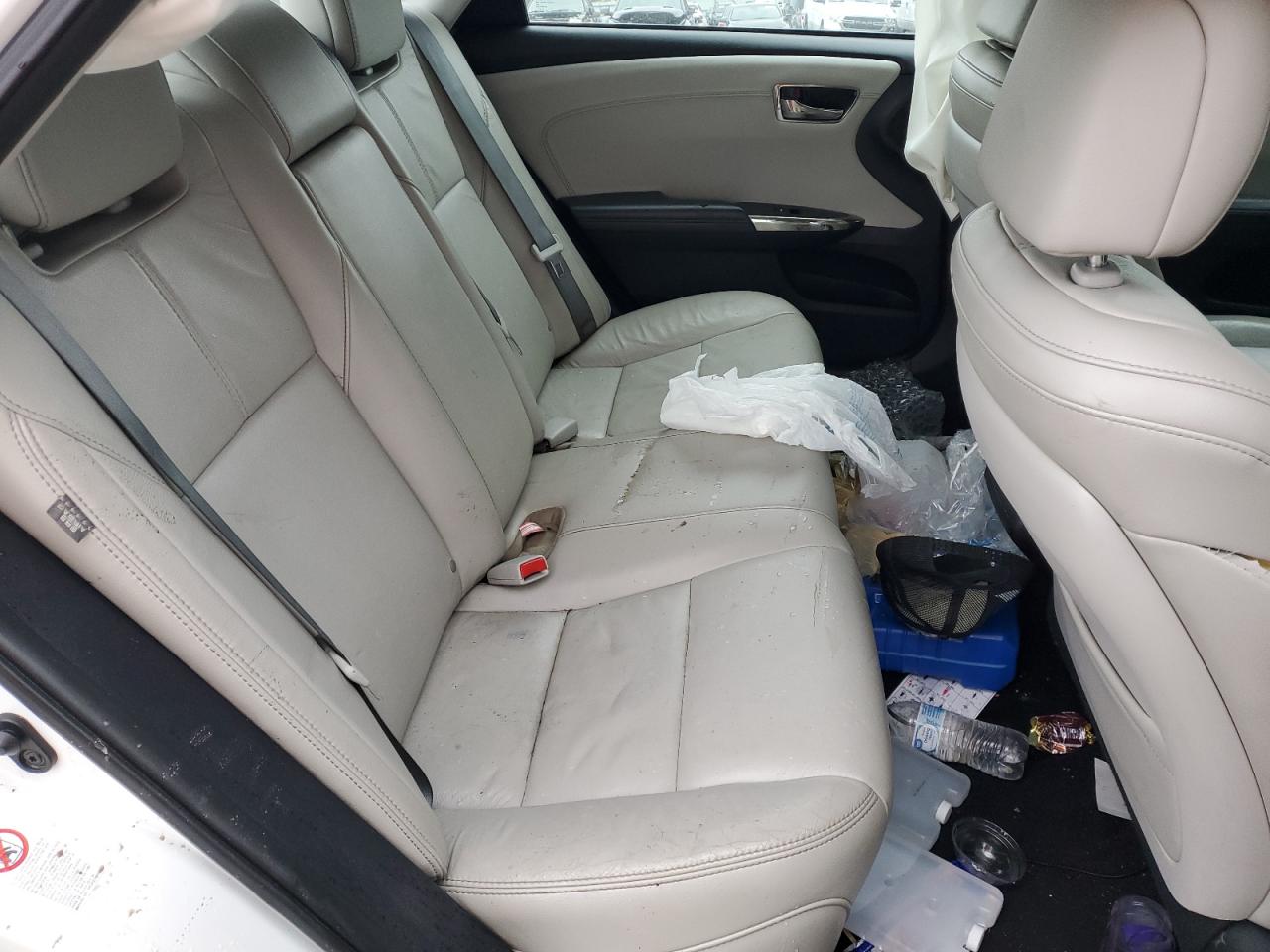 2016 Toyota Avalon - Image 10