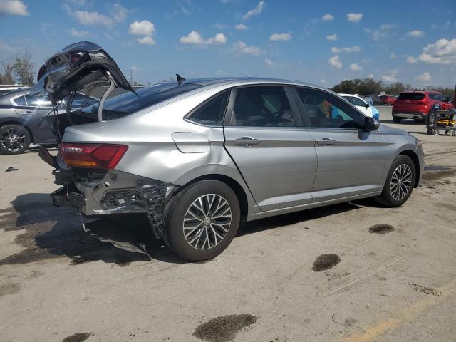  VOLKSWAGEN JETTA 2019 Srebrny