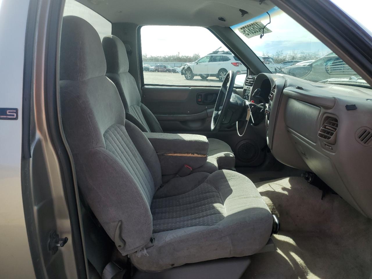 1998 Chevrolet S-10 Pickup - Image 10