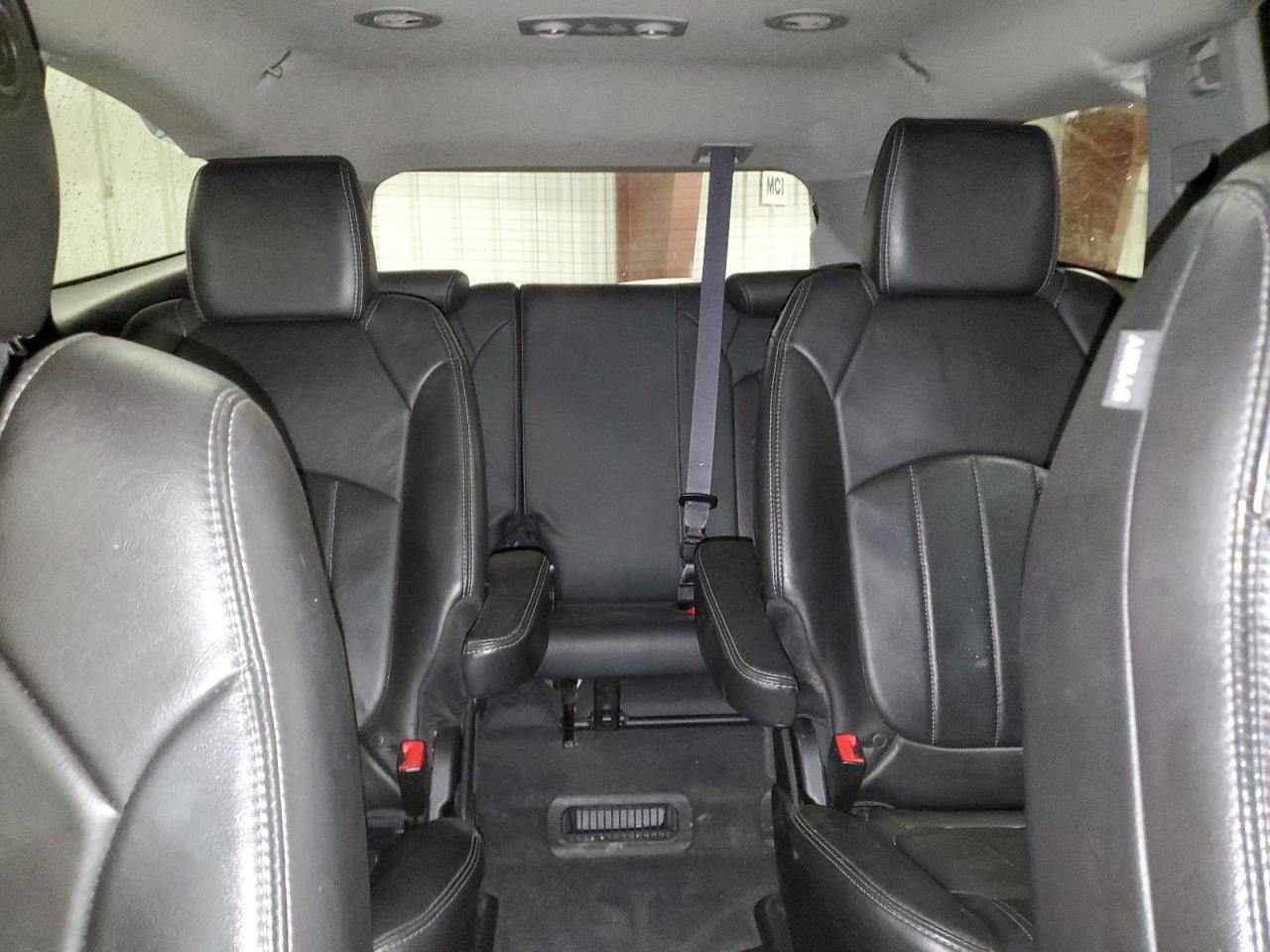 2014 Chevrolet Traverse - Image 10