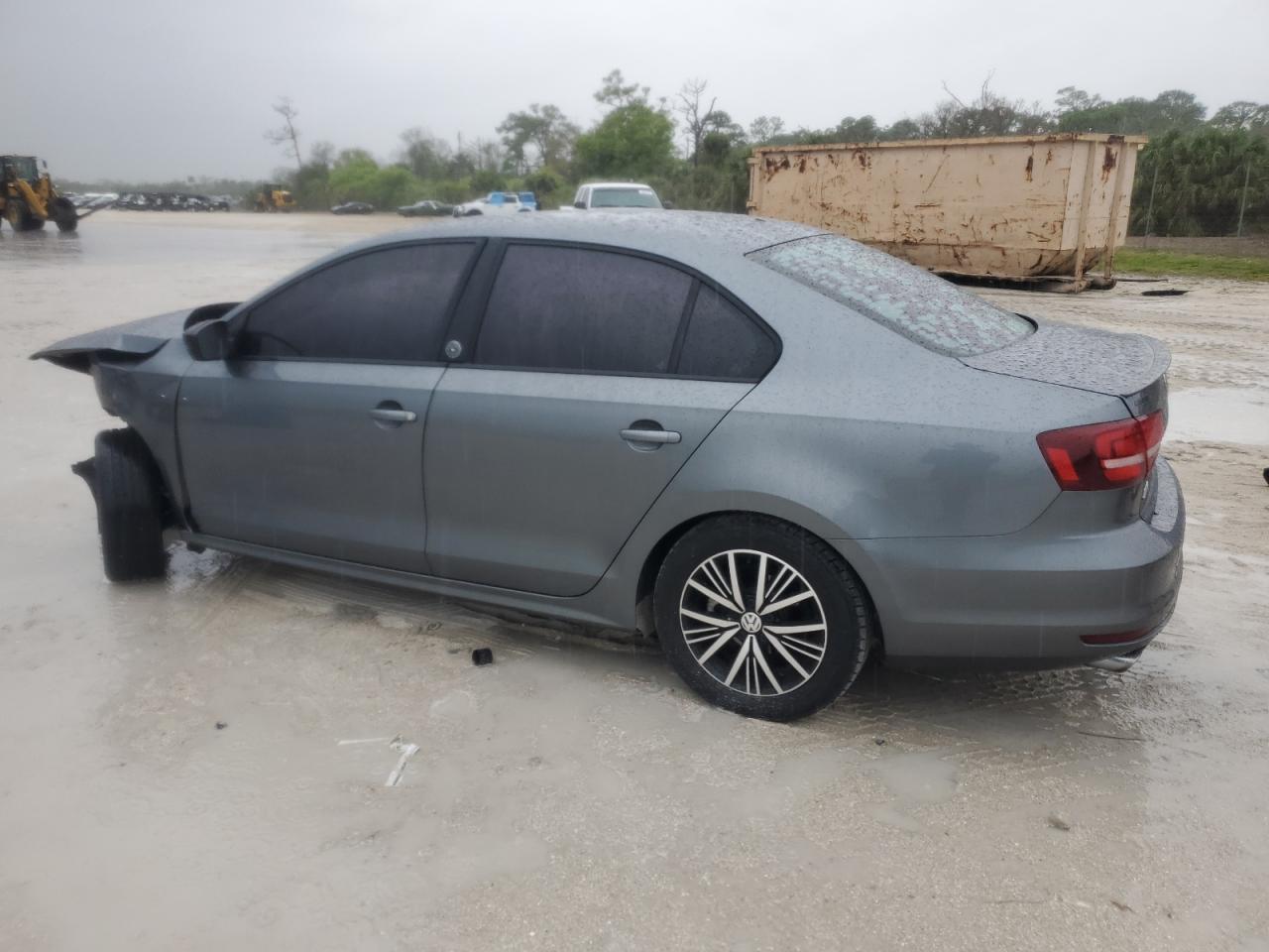 2018 Volkswagen Jetta - Image 2