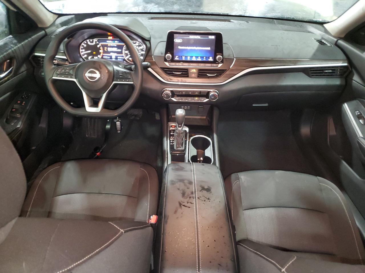 2024 Nissan Altima - Image 8
