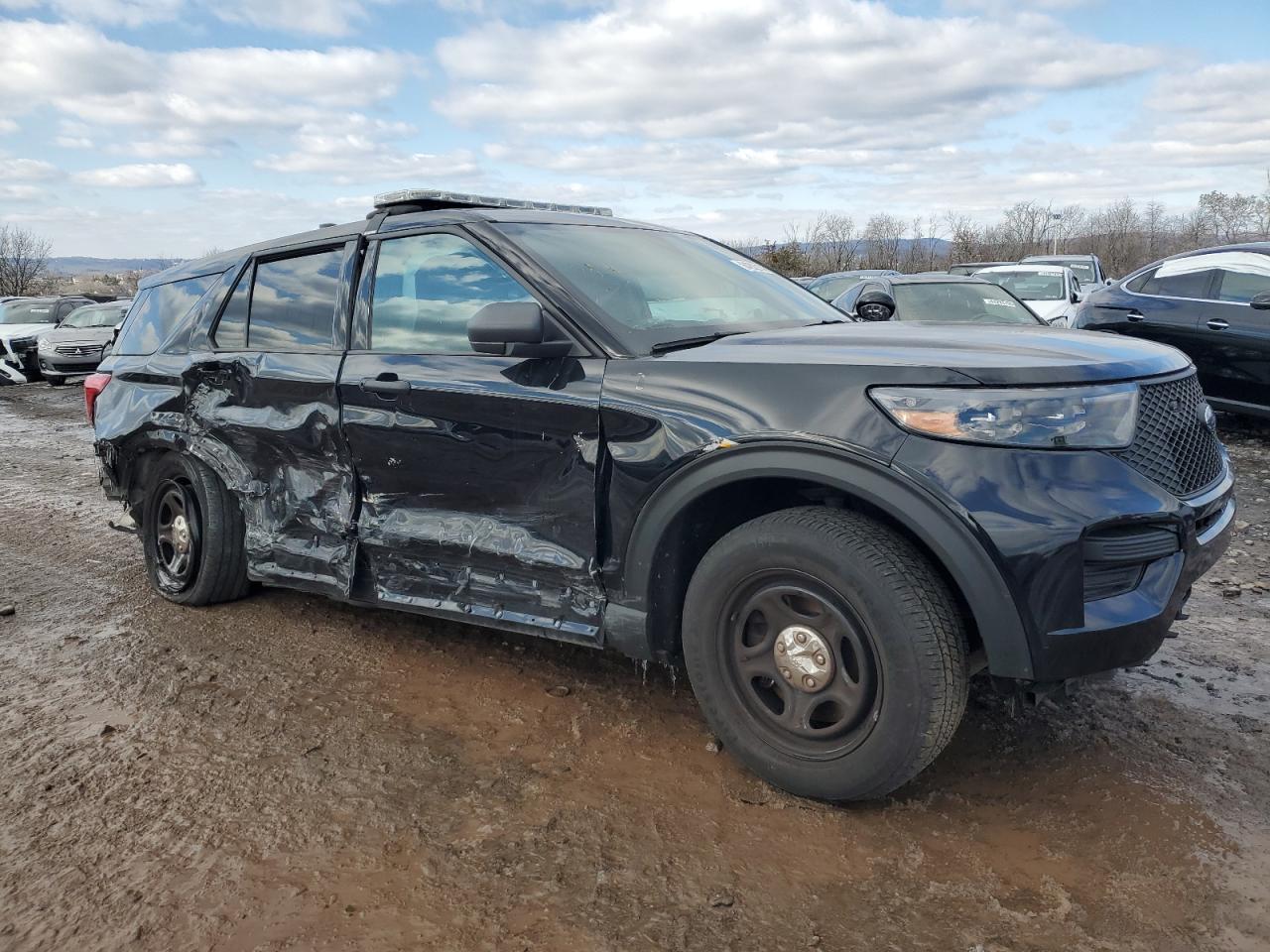 2022 Ford Explorer - Image 4