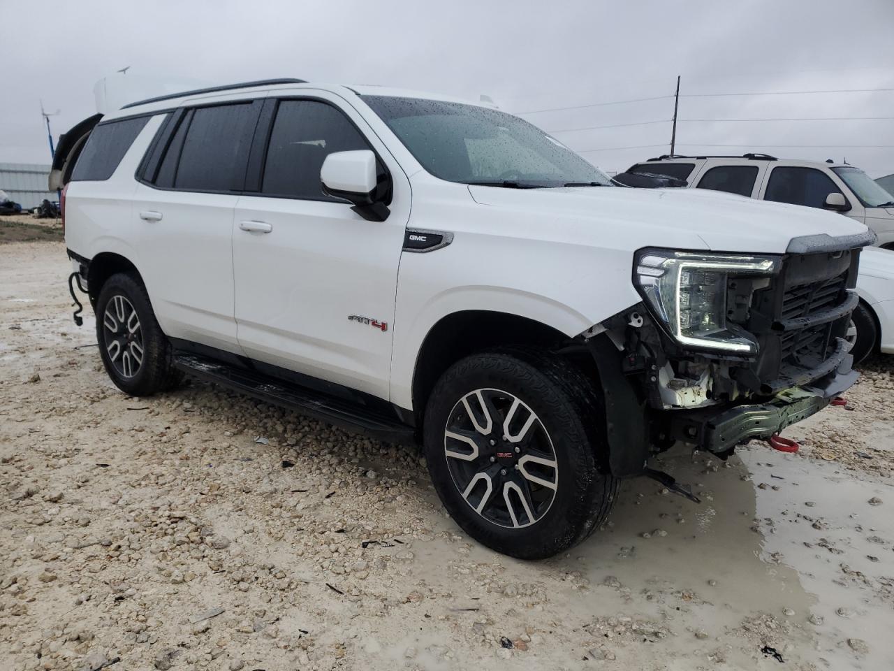 2021 GMC Yukon - Image 4