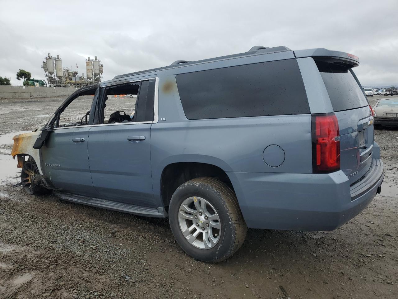 2015 Chevrolet Suburban - Image 2