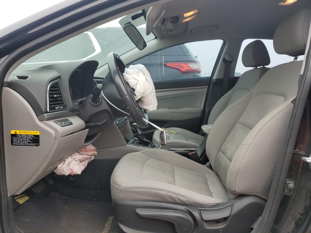 2017 Hyundai Elantra - Image 7