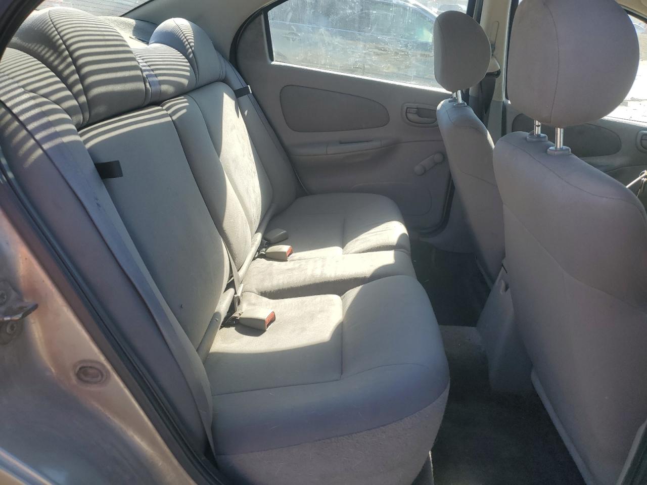 2003 Dodge Neon - Image 10