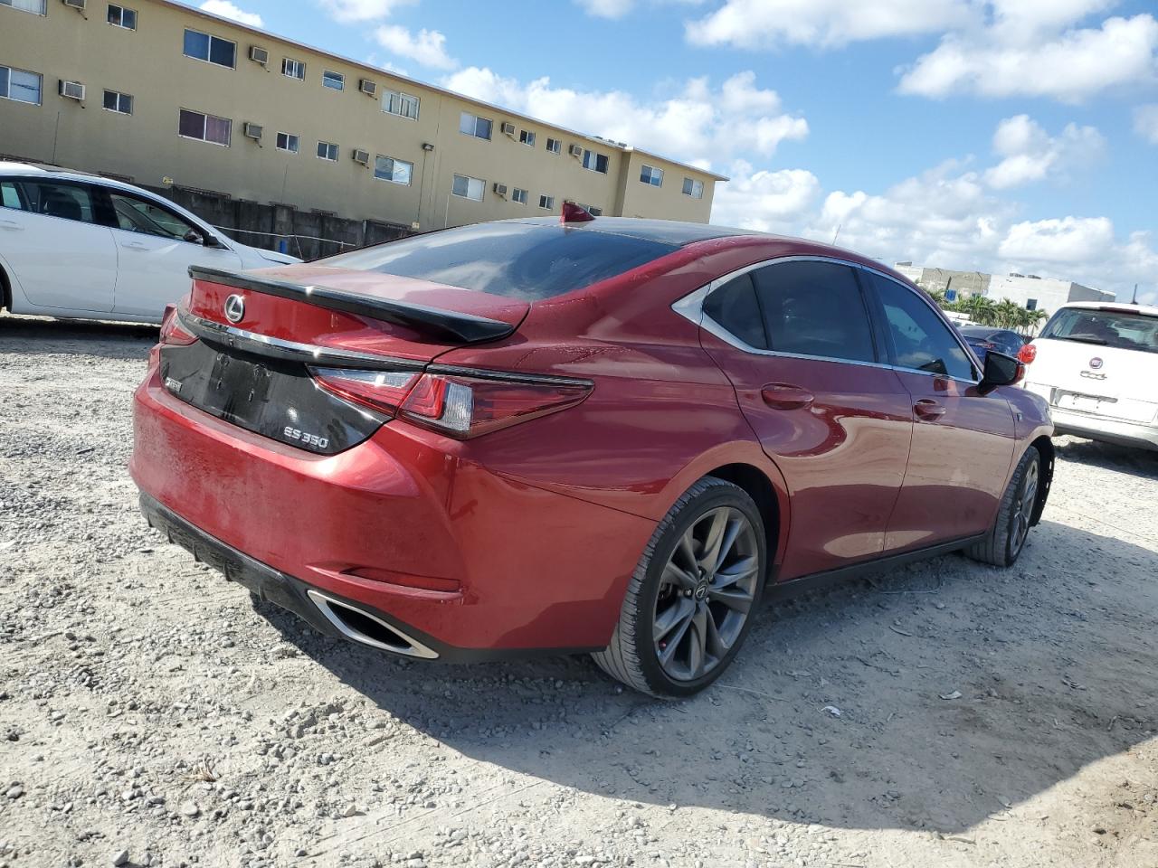 2020 Lexus ES - Image 3