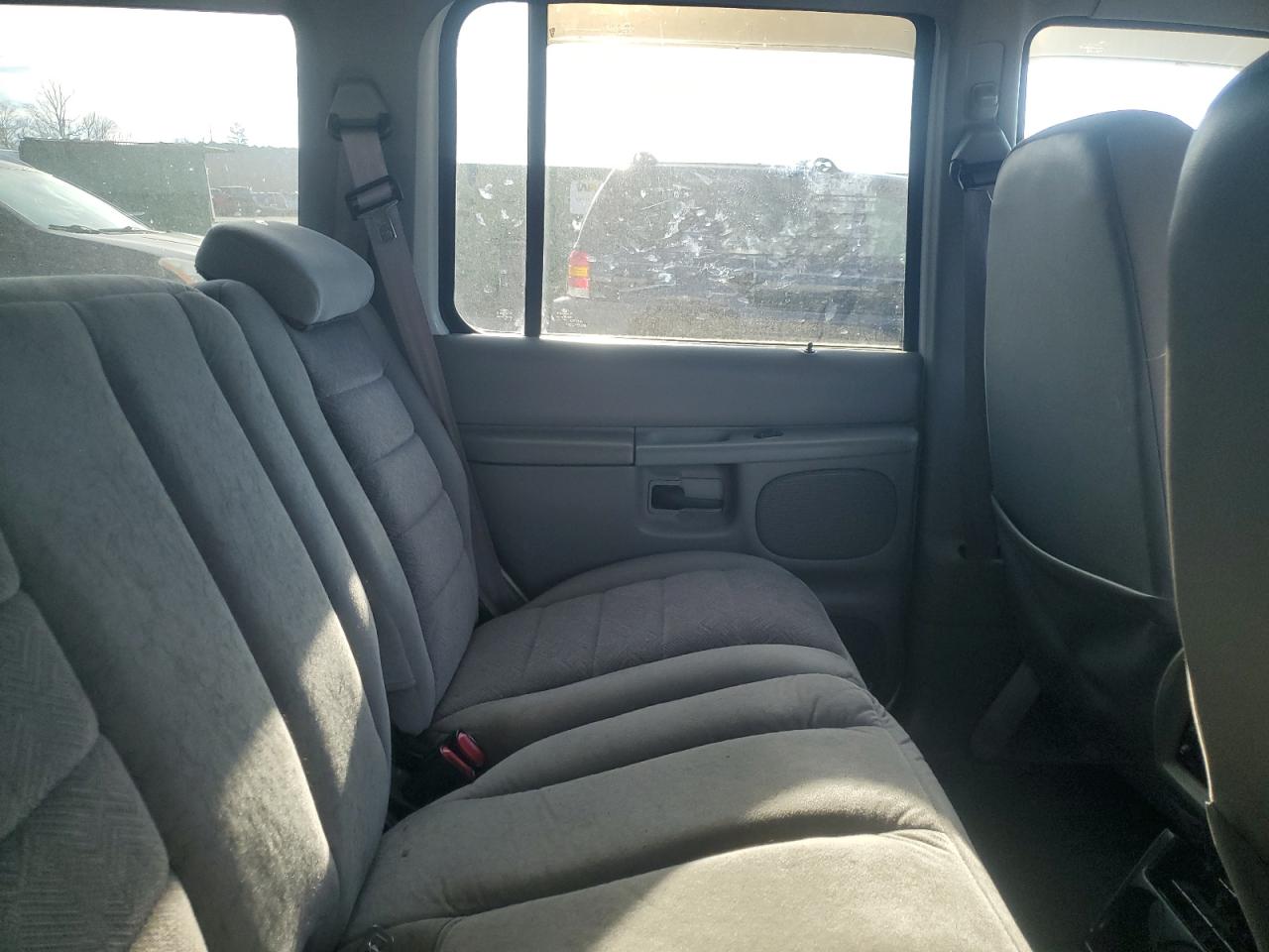 1999 Ford Explorer - Image 10