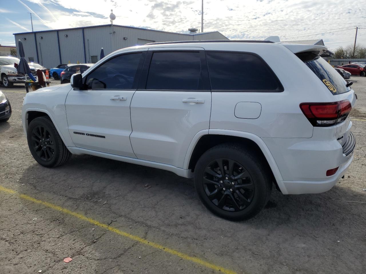 2018 Jeep Grand Cherokee - Image 2