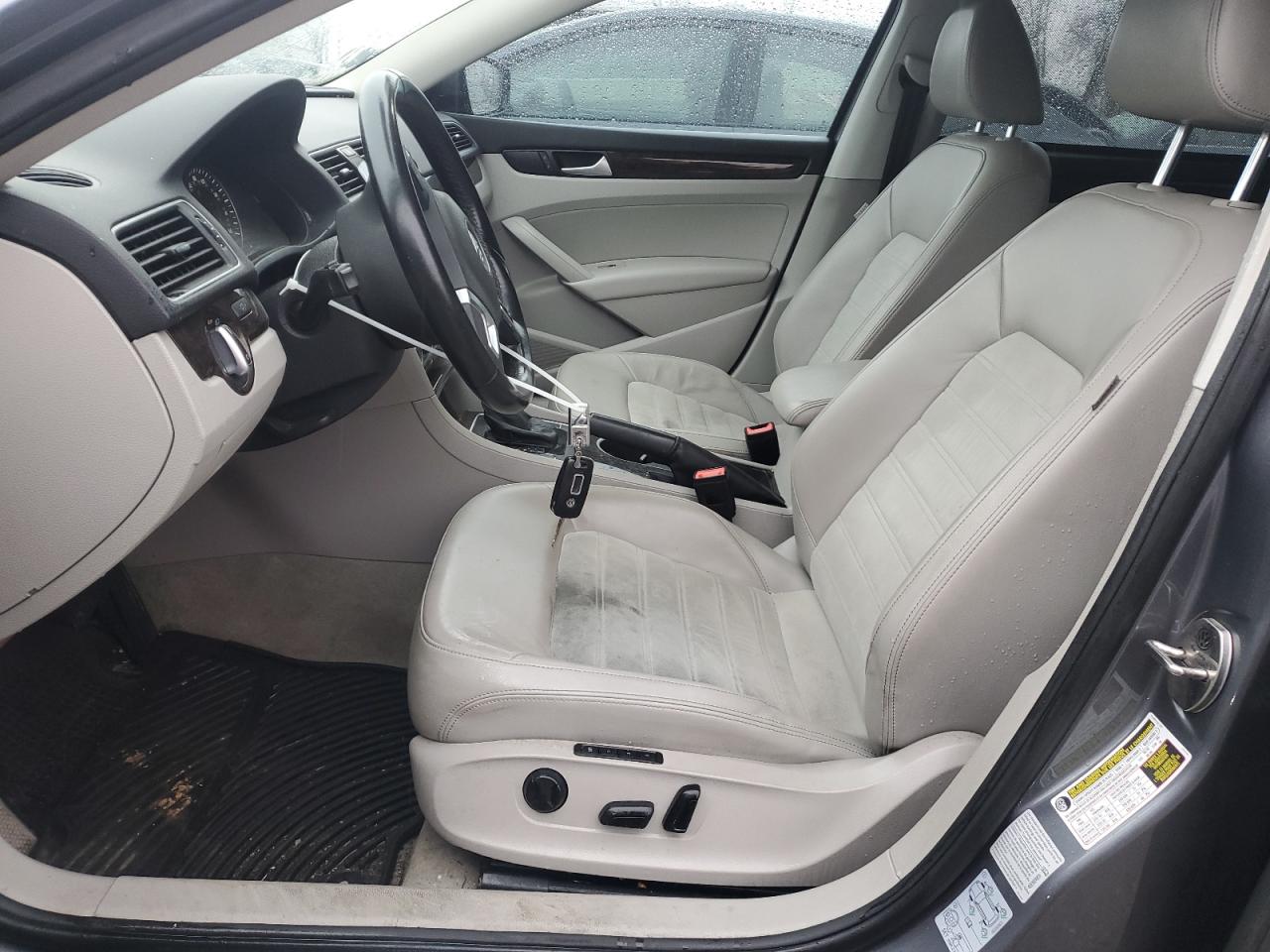 2015 Volkswagen Passat - Image 7