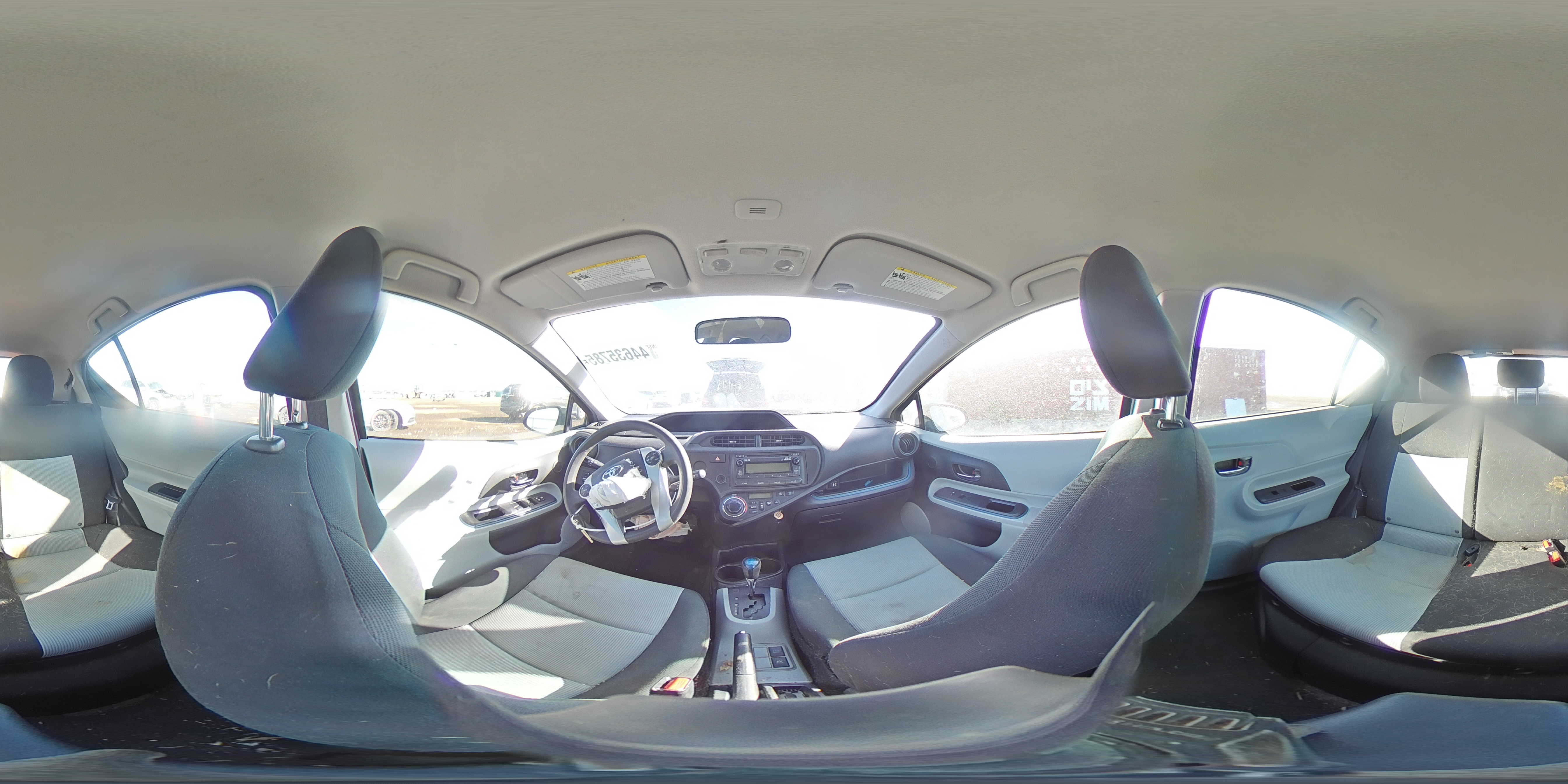2013 Toyota Prius - Image 12