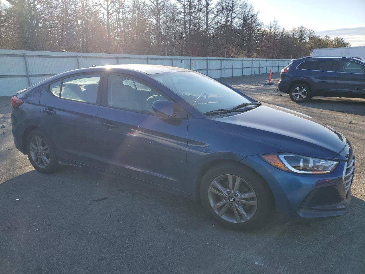 2017 Hyundai Elantra - Image 4