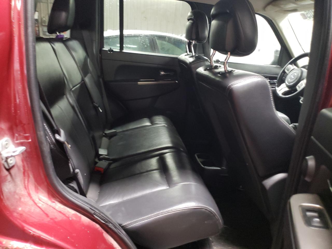 2011 Jeep Liberty (North America) - Image 10