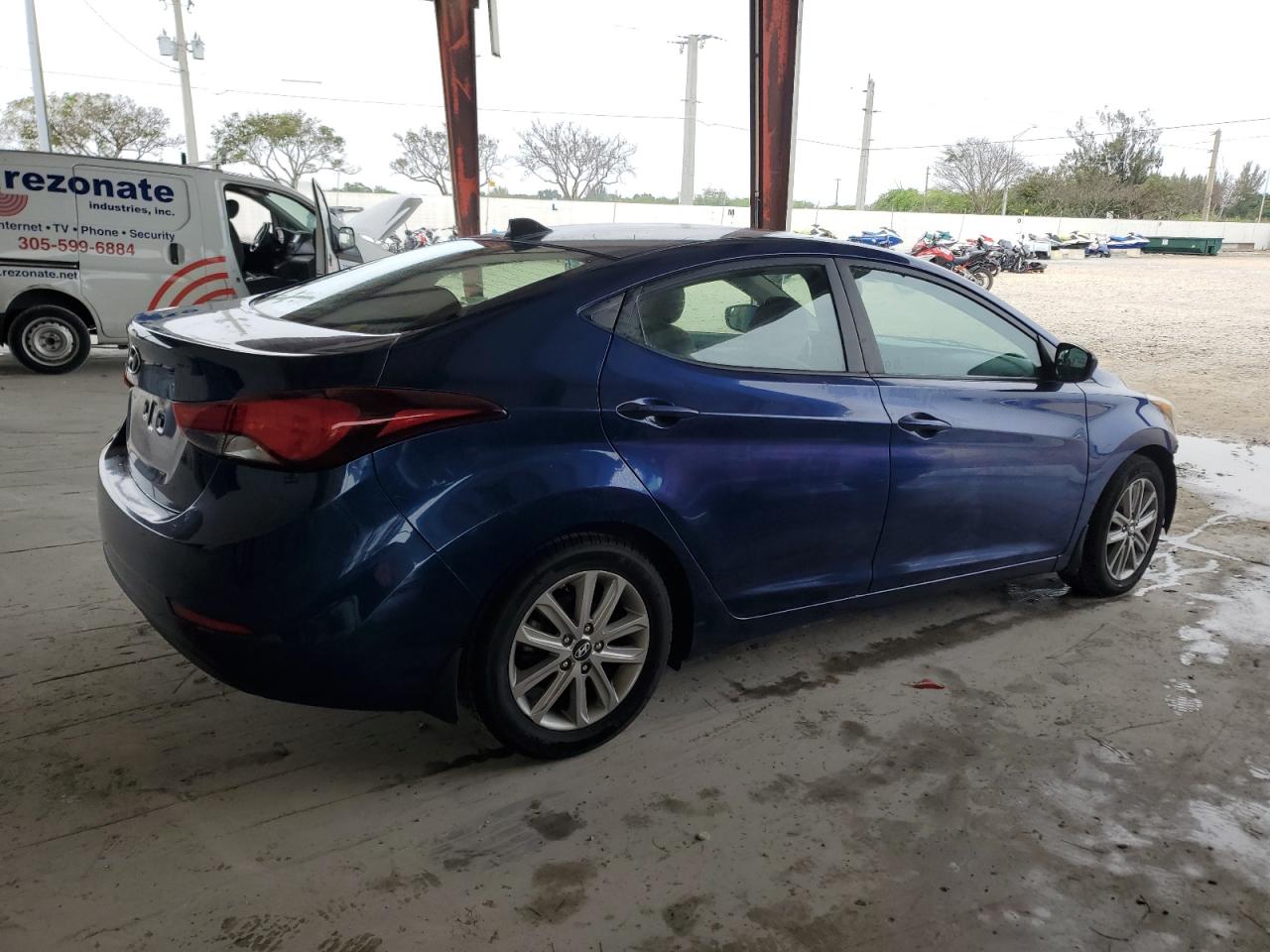 2016 Hyundai Elantra - Image 3