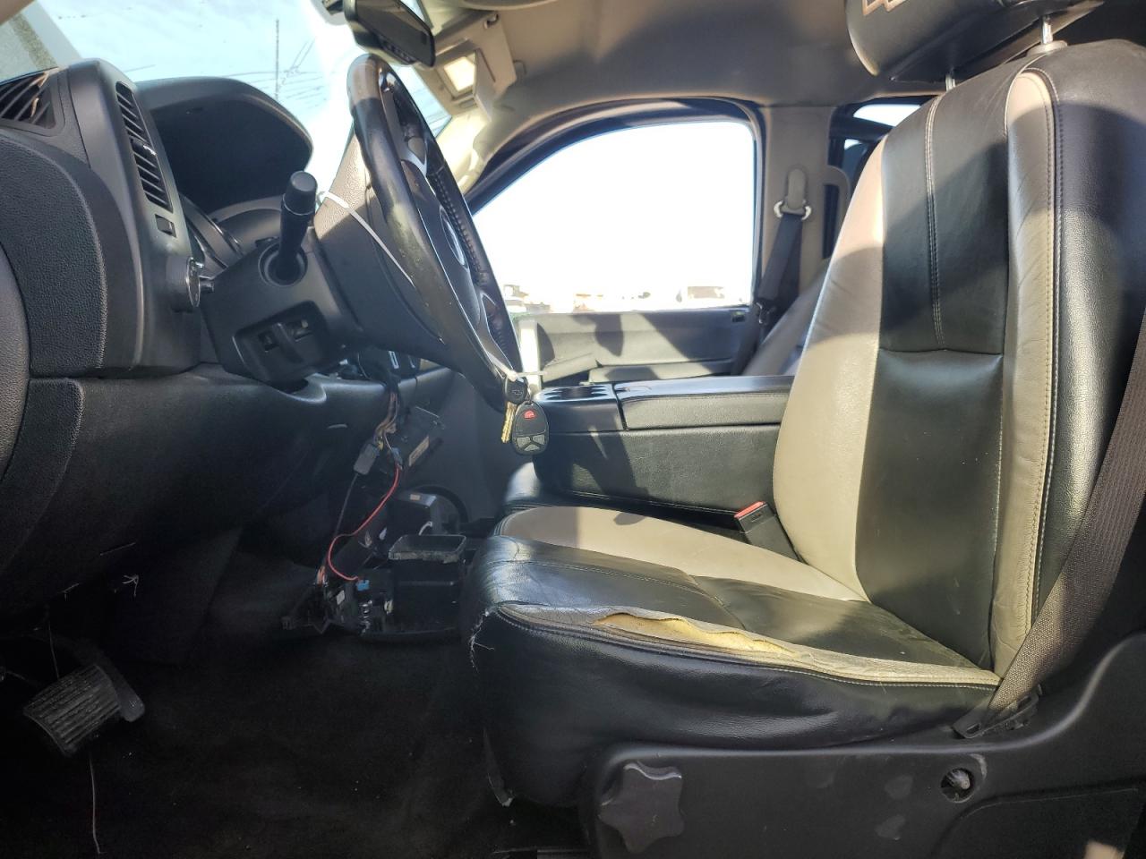 2007 Chevrolet Silverado - Image 7