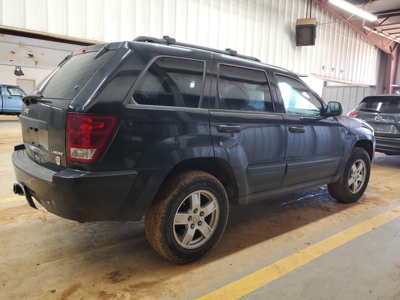 2005 Jeep Grand Cherokee - Image 3