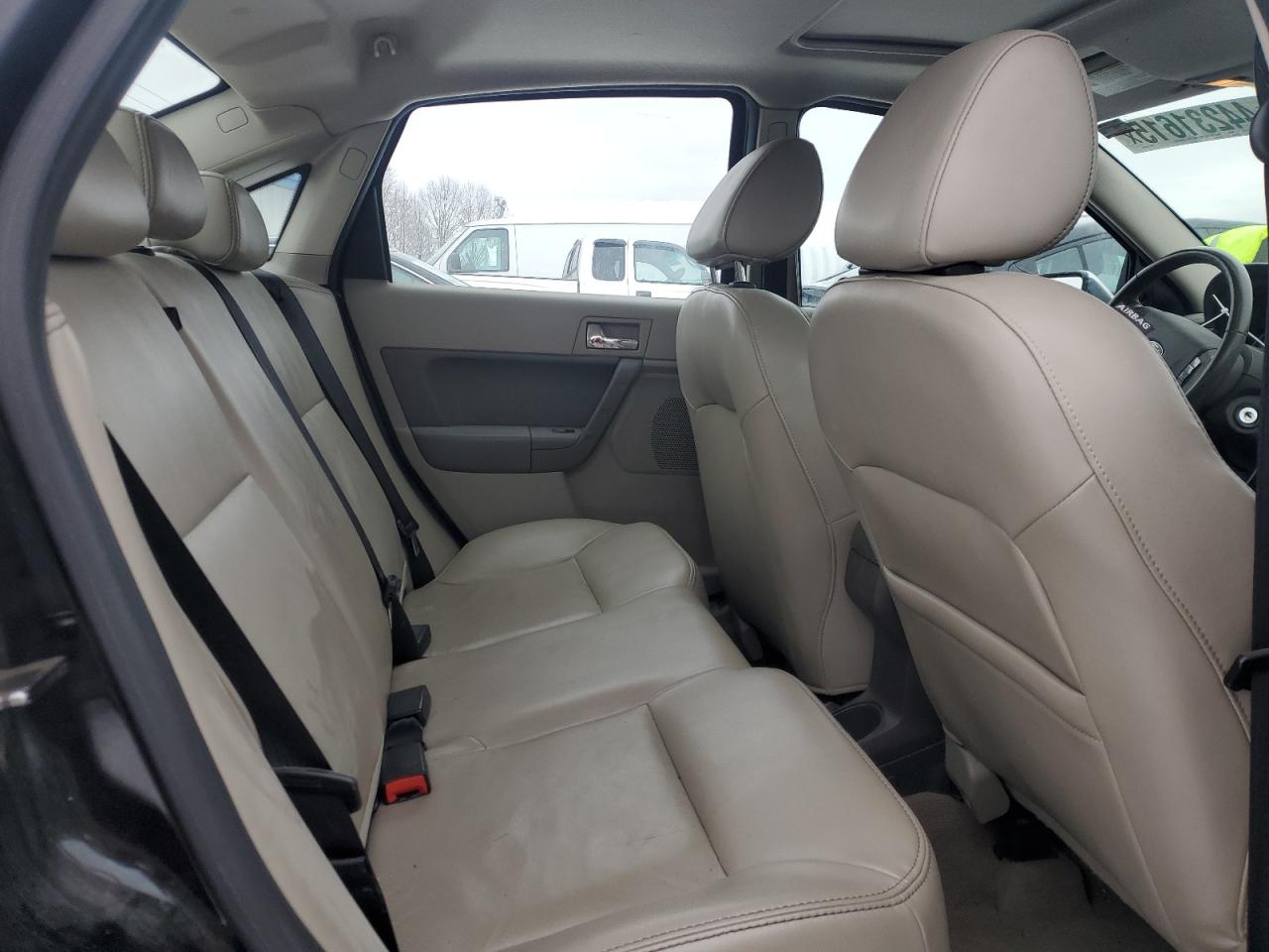 2010 Ford Focus - Image 10