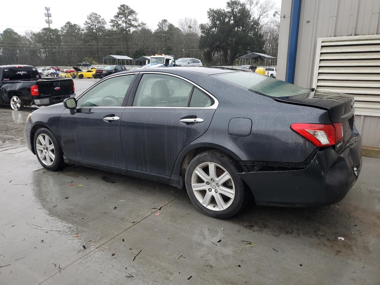 2009 Lexus ES - Image 2