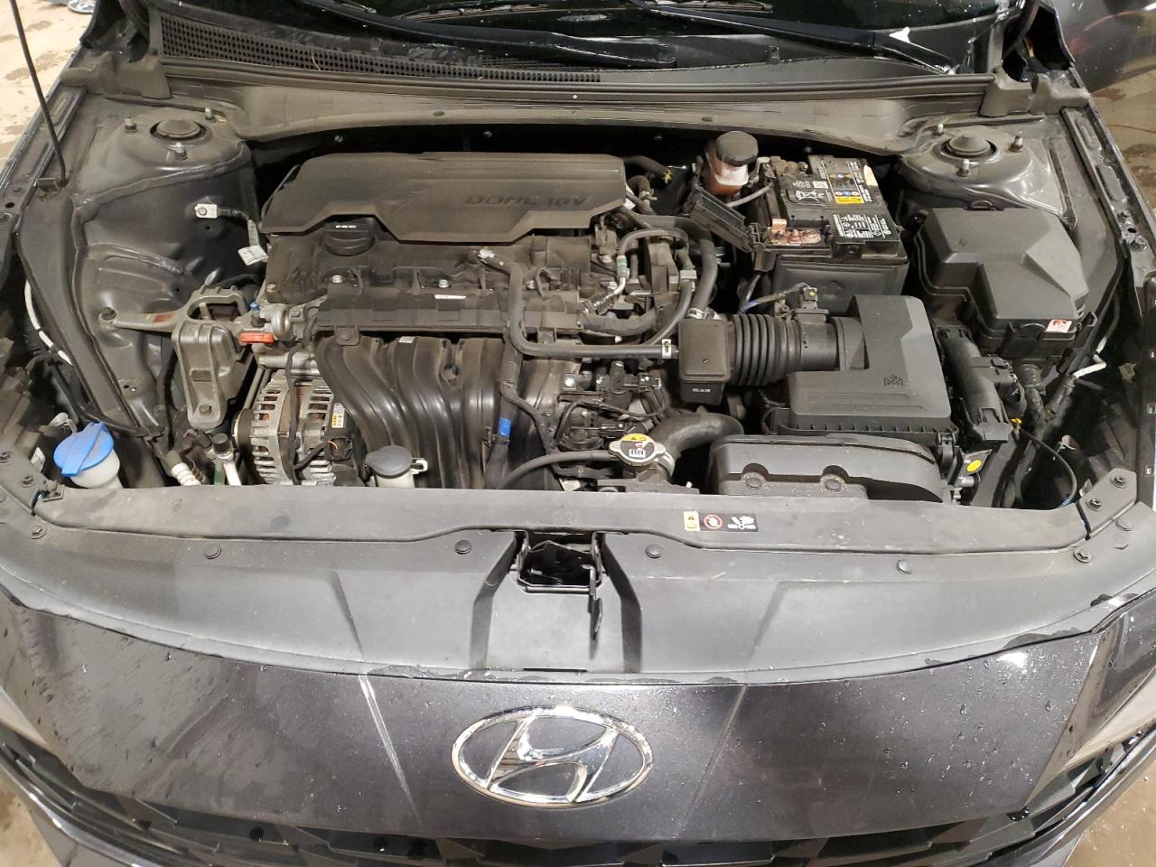 2022 Hyundai Elantra - Image 11