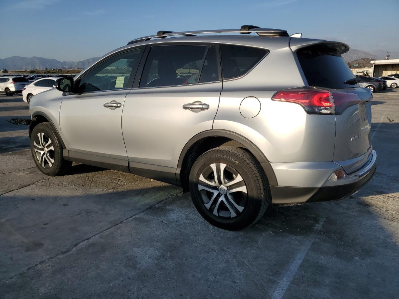 2018 Toyota RAV 4 - Image 2
