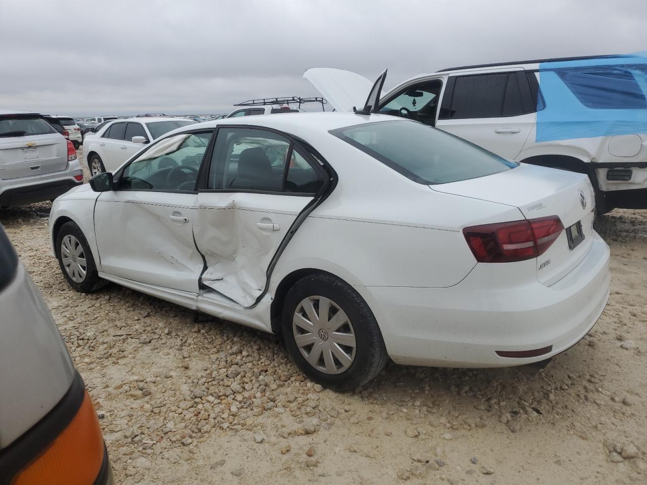 2016 Volkswagen Jetta - Image 2
