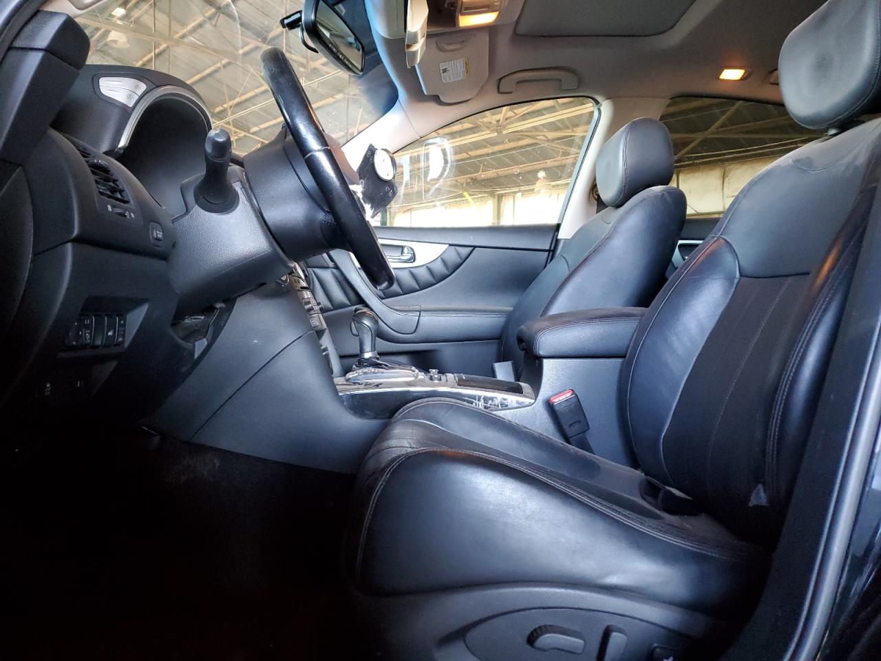 2016 Infiniti QX70 - Image 7