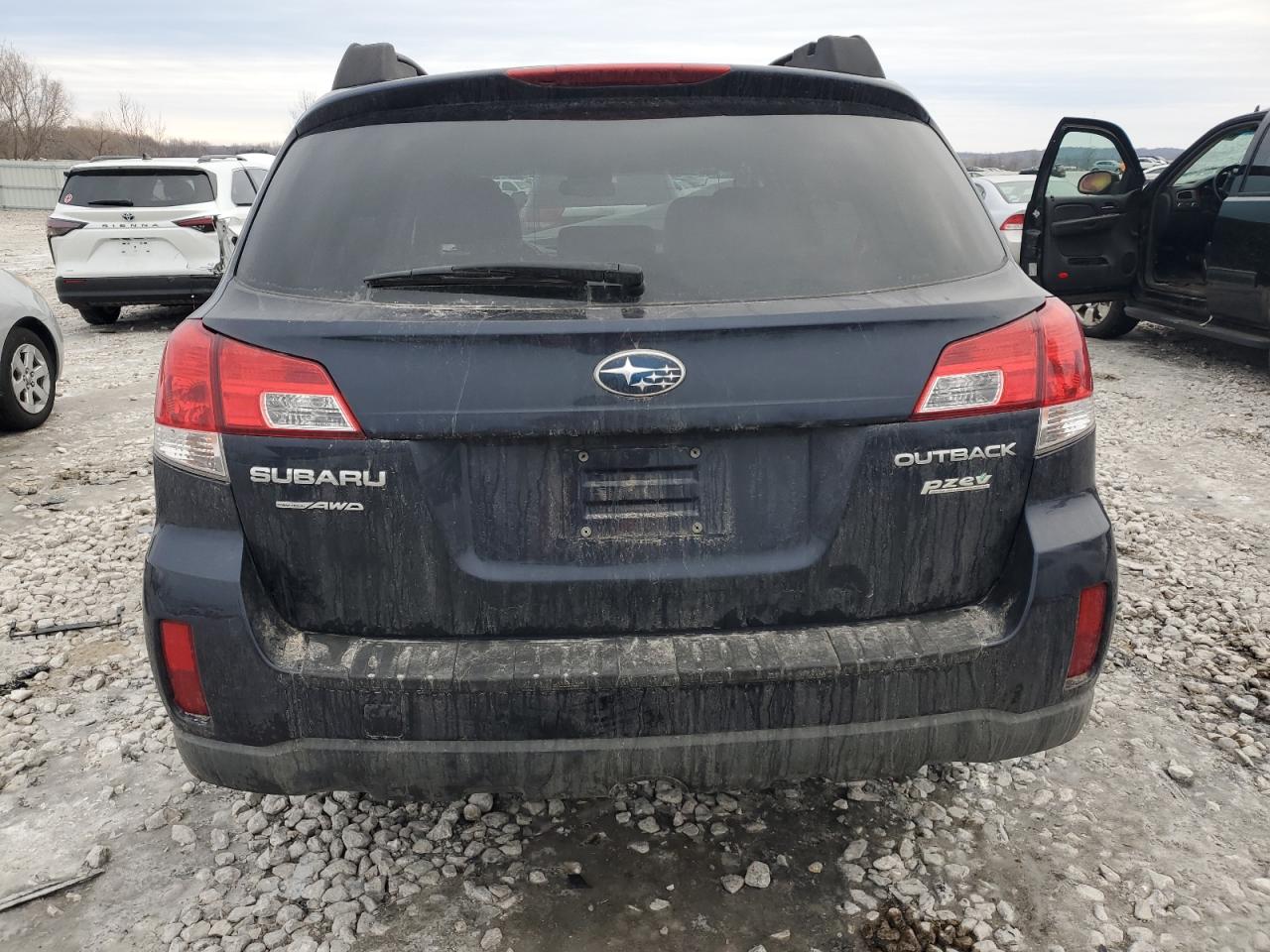 2013 Subaru Outback - Image 6
