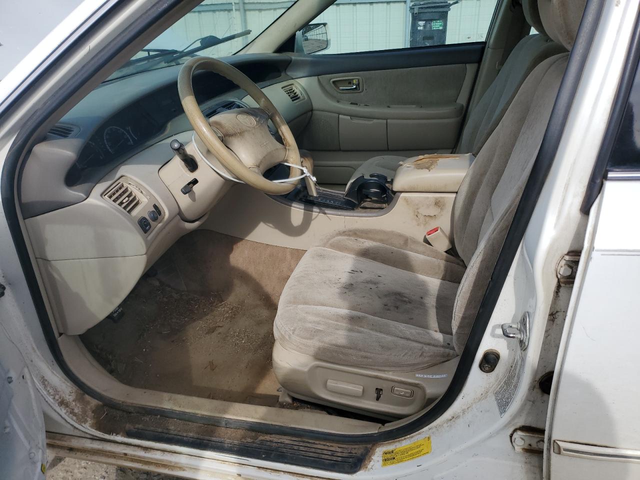 2001 Toyota Avalon - Image 7