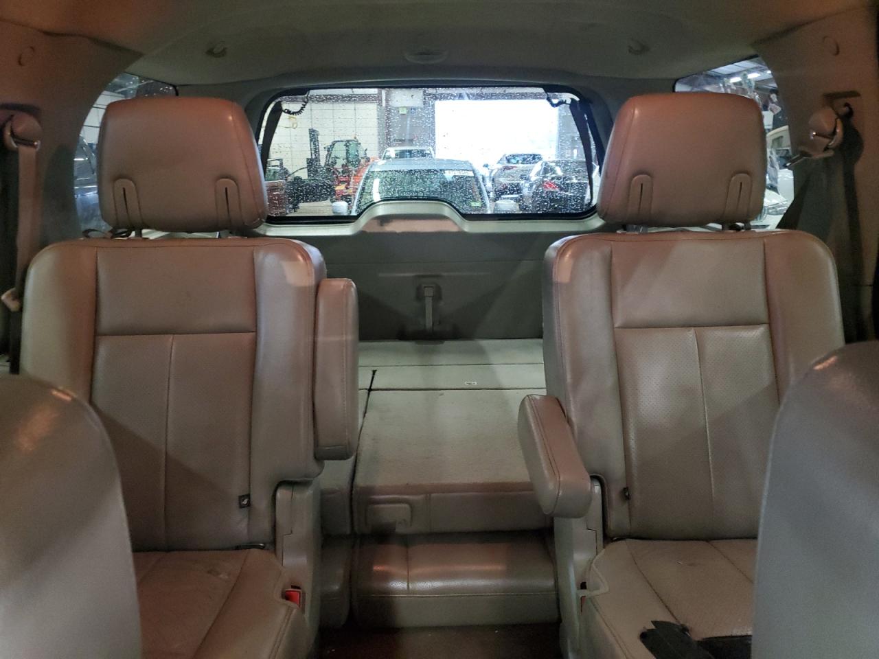 2011 Ford Expedition - Image 10