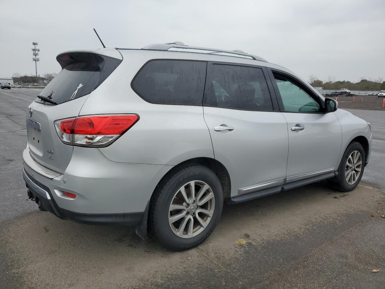 2014 Nissan Pathfinder - Image 3