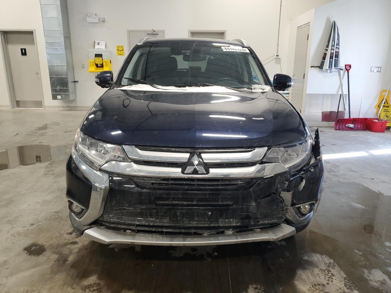 2017 Mitsubishi Outlander - Image 5