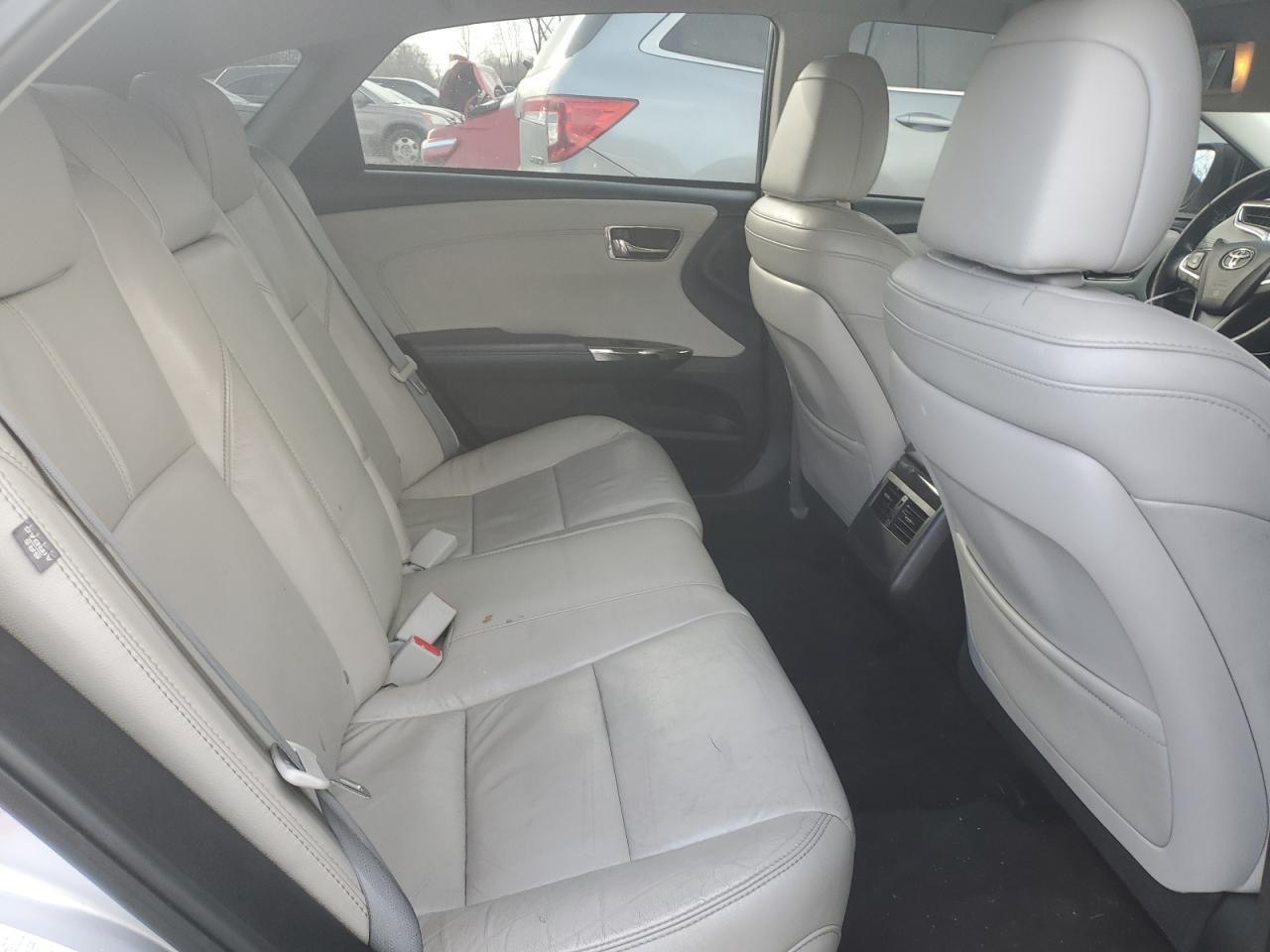 2014 Toyota Avalon - Image 10