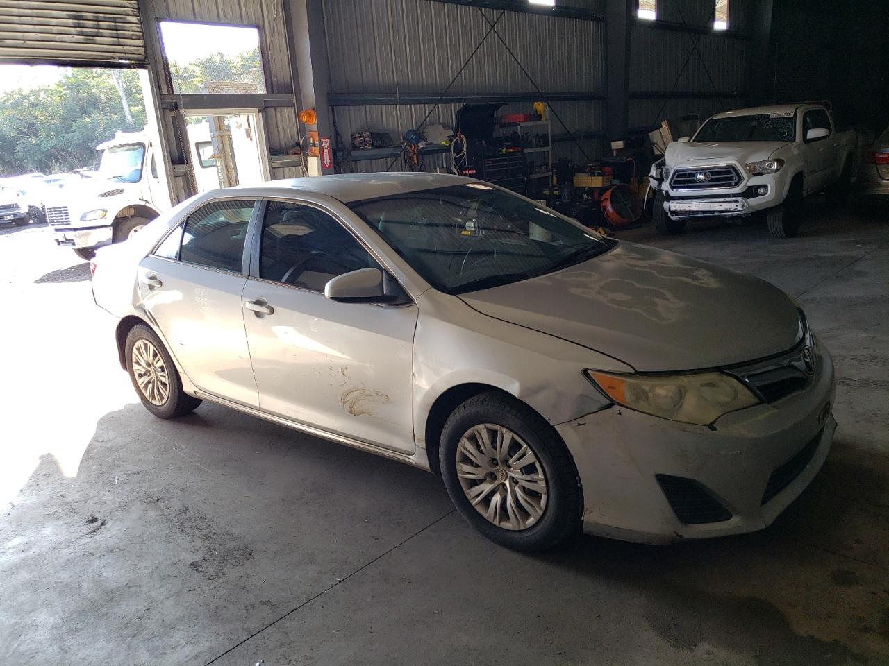 2012 Toyota Camry - Image 4