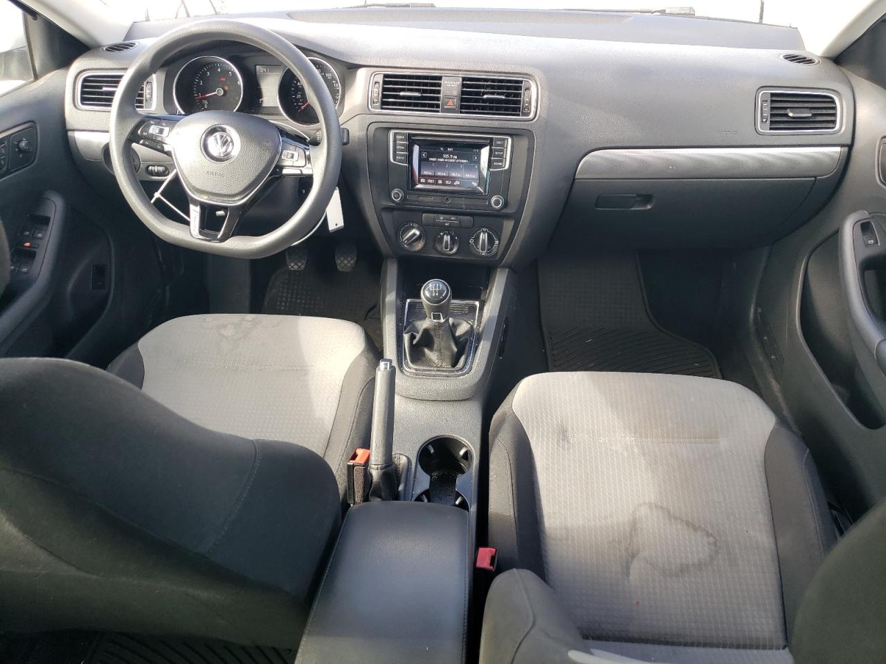 2017 Volkswagen Jetta - Image 8