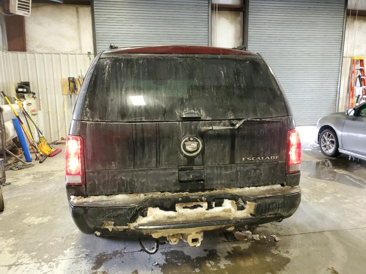 2005 Cadillac Escalade - Image 6