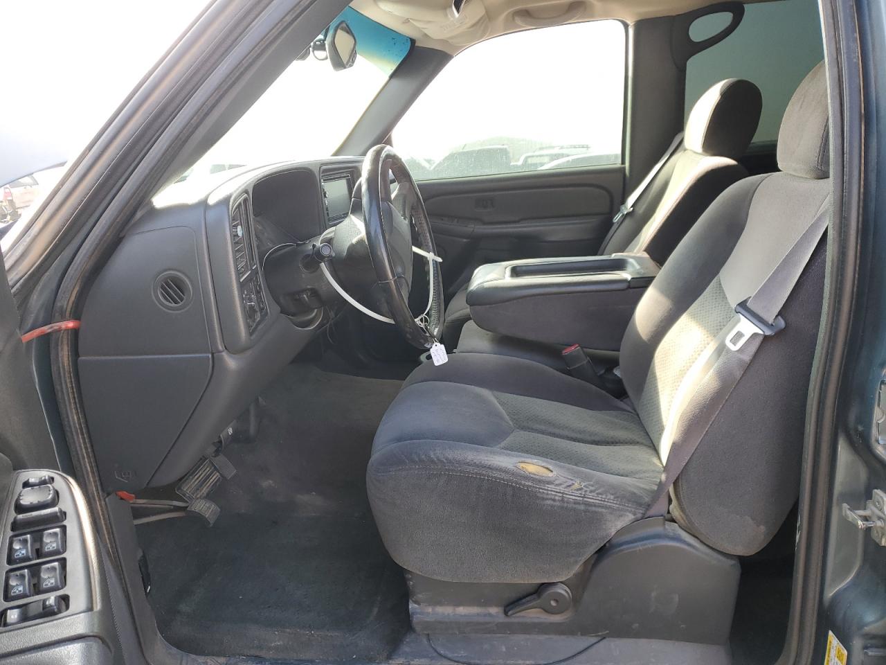 2006 Chevrolet Silverado - Image 7