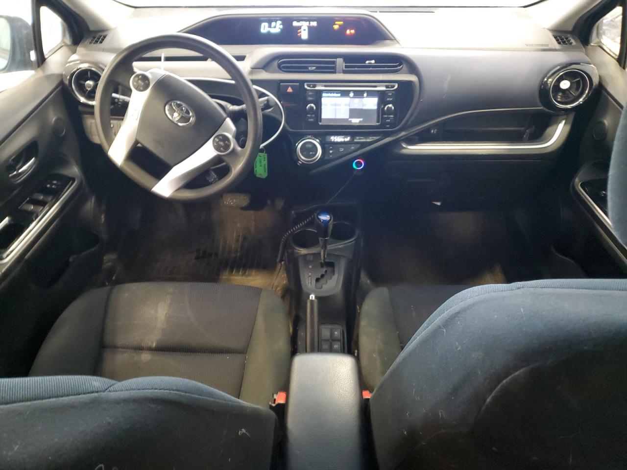 2016 Toyota Prius - Image 8