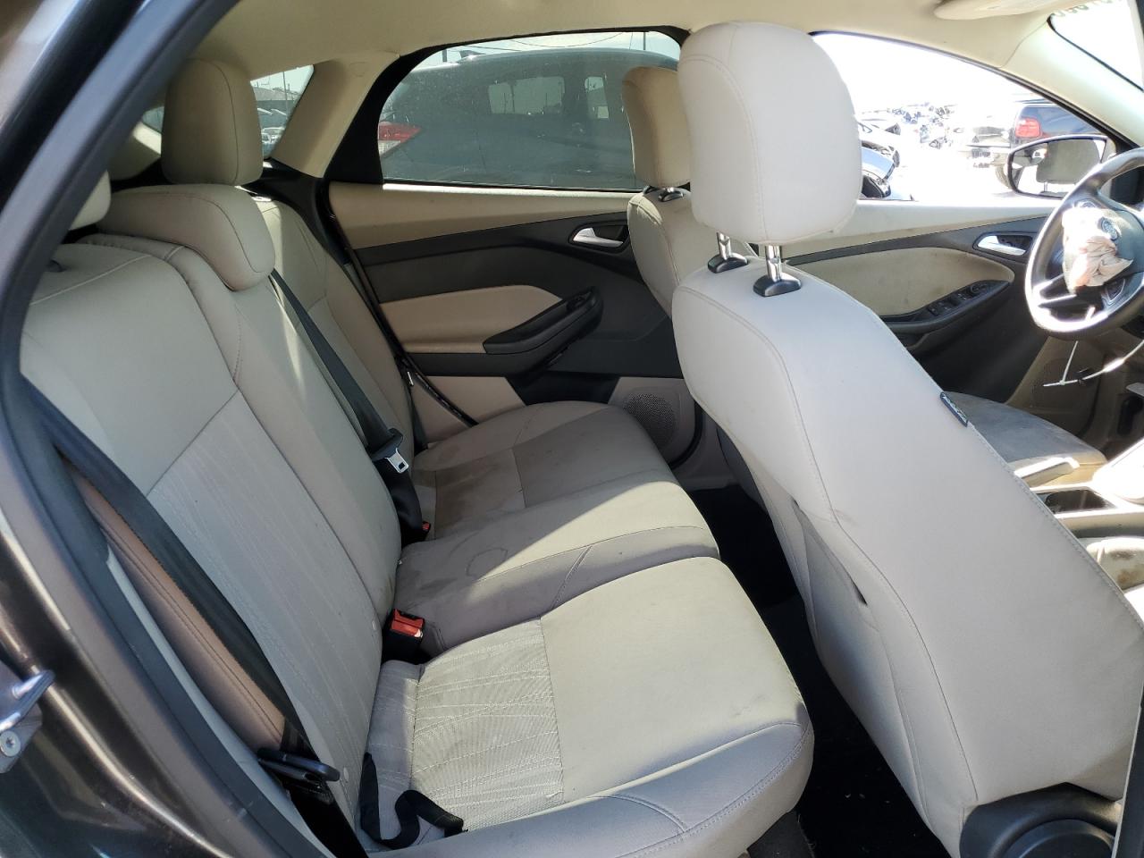 2015 Ford Focus Se VIN: 1FADP3K27FL263659 Lot: 46137805