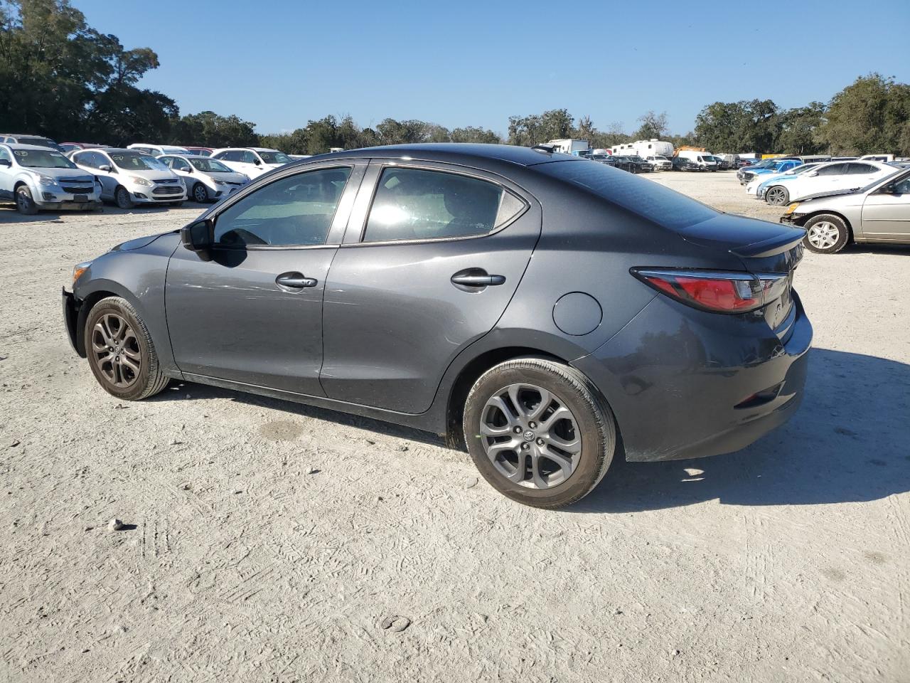 2019 Toyota Yaris - Image 2